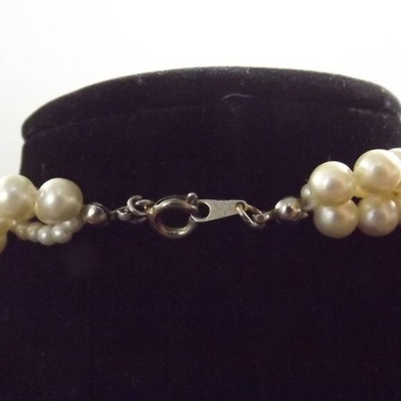 Vintage Off-White Ivory Tone Faux Pearls - Picture 4 of 4